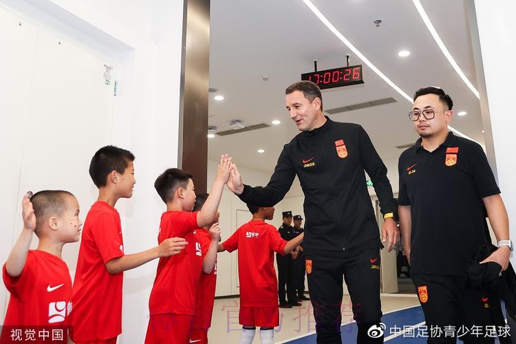 中国之队举行“赛事家庭体验日”:牵手美丽梭鱼湾,海浪和海螺共舞 中国之队举行“赛事家庭体验日”:牵手美丽梭鱼湾,海浪和海螺共舞