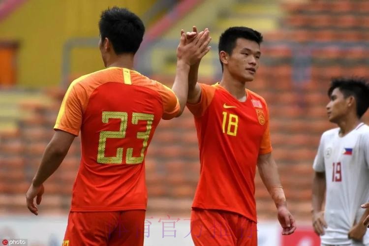 勇毅共奋进 | 国奥男足再获大胜 调整状态迎接小组赛末战 勇毅共奋进 | 国奥男足再获大胜 调整状态迎接小组赛末战